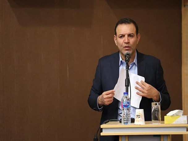 عزیزی‌خادم:  یک جریان مرموز در فدراسیون فوتبال سکنی گزیده؛ ماشین تخریب دچار ترس و وحشت شده/ لیست دریافتی اعضای هیات‌رئیسه را منتشر کنید!