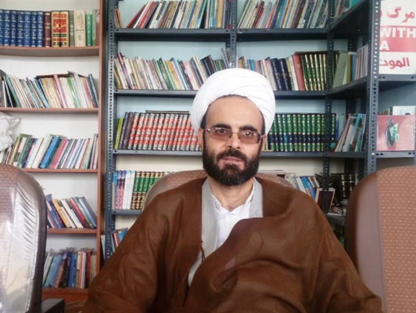 دیدار فائزه هاشمی با بهائی ها در حد توطئه علیه نظام اسلامی است / فعالیت های دختر نتیجه حمایت های بی چون و چرای پدر