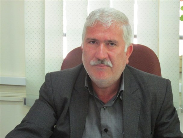 عرضه جو در بورس دست دلالان را کوتاه می کند/ 12 هزار هکتار از مزارع فراهان علیه سن گندم سمپاشی شد