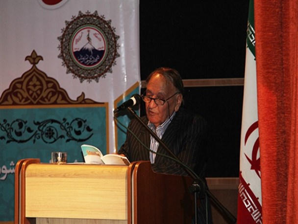 کتاب “آستونک خیلی قدیم‌ها” شامل مجموعه‌ای شعر طنز به زبان دماوندی است