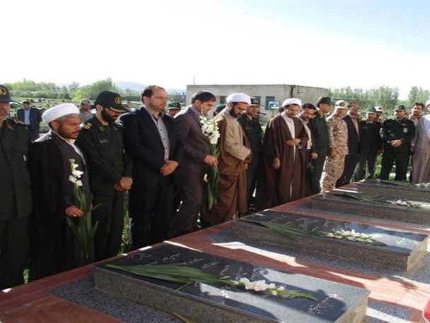 مزار شهدای شهرستان چالدران غبارروبی شد