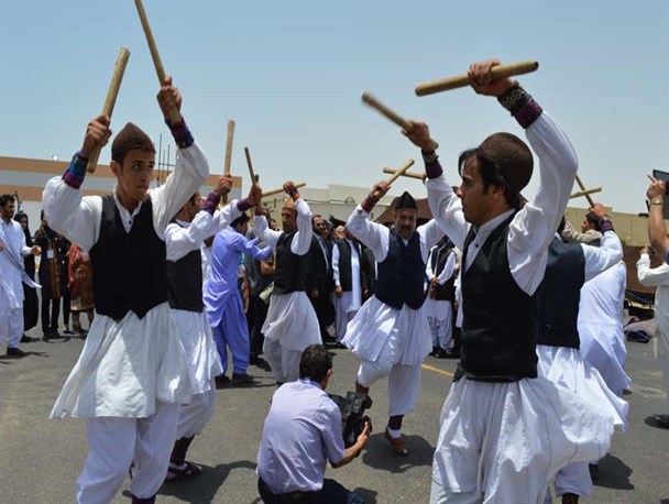دبیر شورایعالی مناطق آزاد کشور از نمایشگاه اقوام ایران زمین دیدن کرد