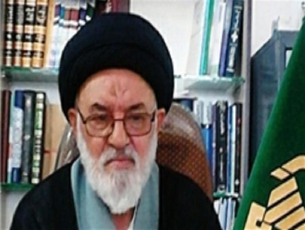 عده ای می خواهند با چاقوی لیبرال سر اسلام را جدا کنند/ دولت وقت ملت و سرمایه مملکت را به بازی گرفته است
