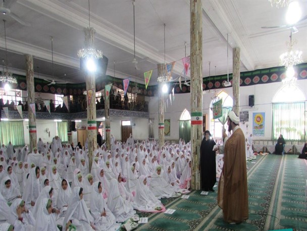 جشن تکلیف دانش آموزان دختر لنگرودی برگزار شد