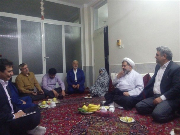 مادرشهید فرقانی: راه امام(ره) و انقلاب را حفظ کنید