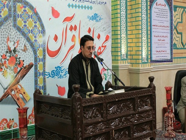 "محفل انس با قرآن" با حضور حمید شاکرنژاد در قزوین+تصاویر