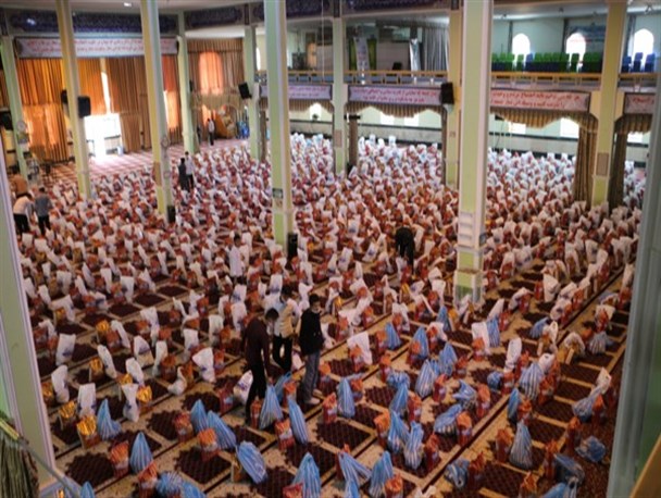 آغاز توزیع ۱۳۰۰ بسته معیشتی در مرحله سوم طرح مواسات و کمک مومنانه در میاندوآب