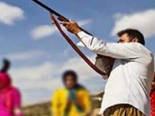 وقتی برای استقبال از مسئولان دولتی و مجلس استفاده از سلاح مجاز می‌شود