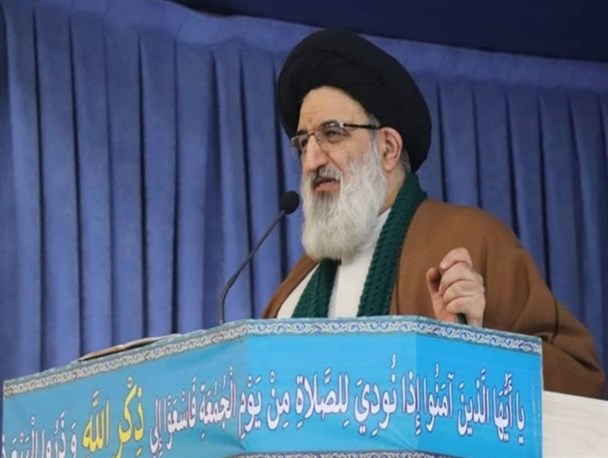 واکنش امام جمعه کرج به ماجرای شکایت از یک خبرنگار/ طرح یارانه قوه مجریه برای کاهش شکاف اقتصادی بود