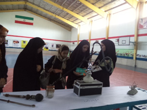مشارکت همگانی راهکار مقابله با معضل اعتباد/  برگزاری نمایشگاه مواد مخدر در ایجرود+ تصاویر