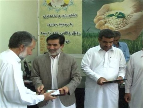 ۳۰ نفر از سنگرسازان بی سنگر جهاد کشاورزی خاش تجلیل شدند + تصاویر