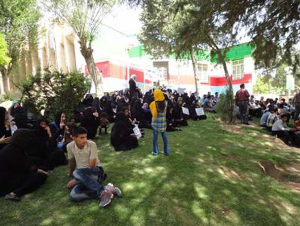 یکهزار و 700خانواده کارگران شهرداری بروجرد چشم انتظار 6 ماه حقوق معوقه
