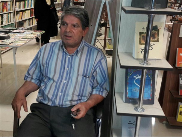 مدیران استان در حرف کار فرهنگی و در عمل کار سیاسی انجام می دهند