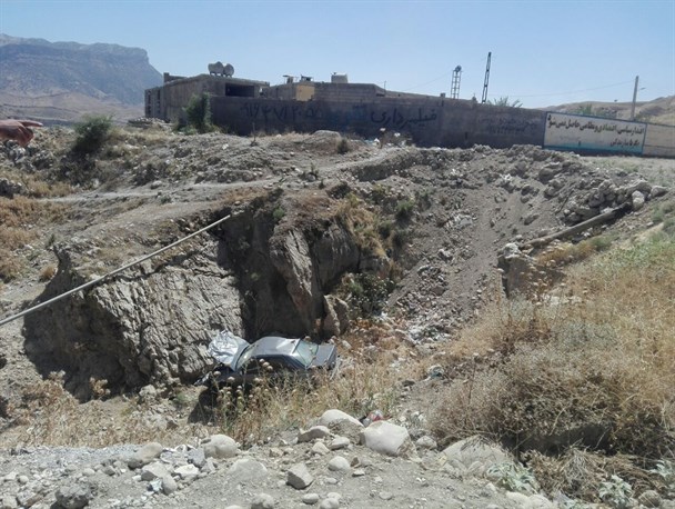 سقوط پژو405در دره ی روستای ایدنک+تصاویر