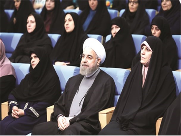 انتصاب مجدد مولاوردی؛ پای لنگ حقوق زنان در دولت/ آیا دولت مهره‌ای برای حرکت ندارد؟