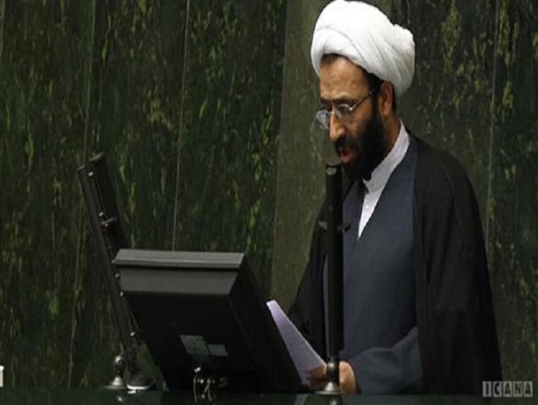 اِعمال محدودیت سنی در پرداخت وام ازدواج خلاف قانون اساسی است