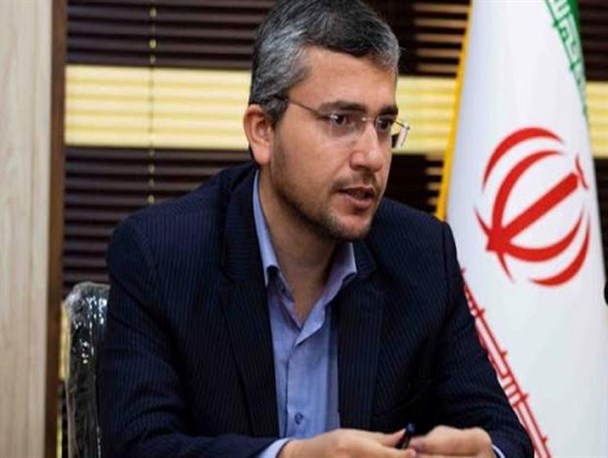 برای رفع مشکلات عشایر و کشاورزان قائل به الگوی مرکزنشینان نیستیم