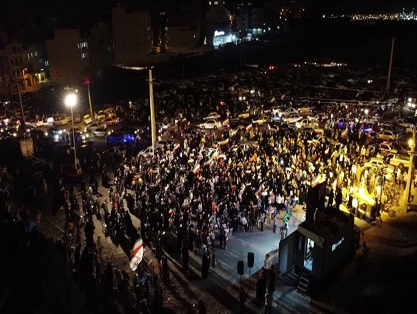 جشن پیروزی مردم ولایت‌مدار قم در انتخابات ۱۴۰۰+ عکس و فیلم