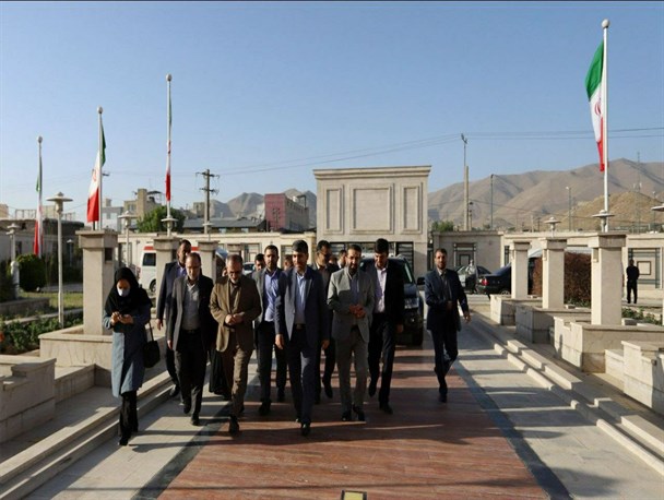 رئیس سازمان اداری و استخدامی کشور وارد اراک شد