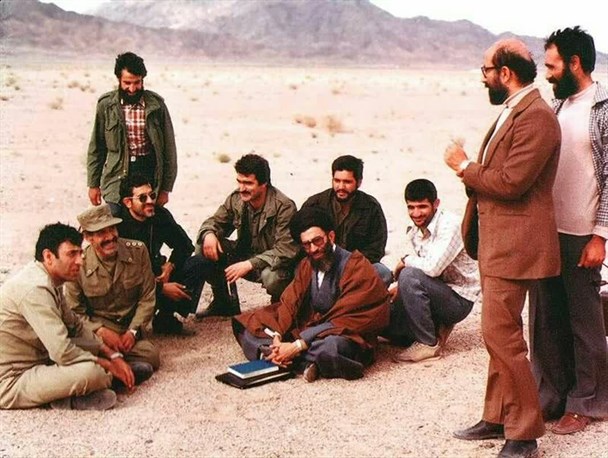 ماجرای لطیفه‌ای که رهبر انقلاب برای شهید چمران تعریف کرد