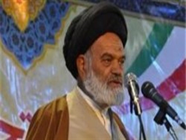 توافق و برداشتن تحریم جای خود و مبارزه با استکبار نیز جای خود را دارد