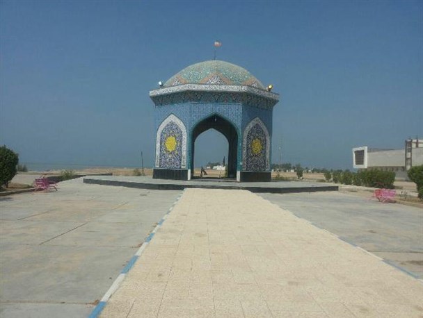 با دیوارکشی اطراف گلزار شهدای گمنام این فضای معنوی را خراب نکنیم