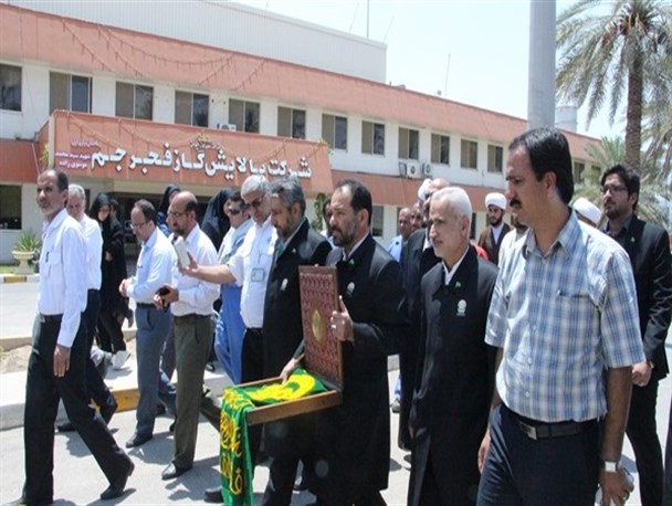 بازدید خادمین امام رضا(ع) از تاسیسات پالایشگاه فجر جم