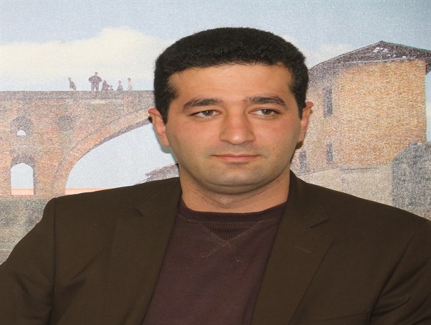 نبودن مدیریت واحد شهری و نا هماهنگی بین ادارات موجب موازی کاری با اقدامات شهرداری می شود