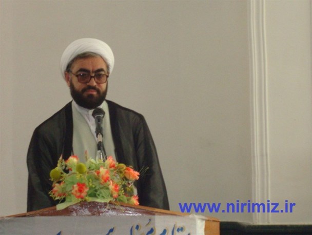 دولتمردان از شهیدان رجایی و باهنر الگو بگیرند/لزوم حرکت عملی برای تحقق اقتصاد مقاومتی در کشور
