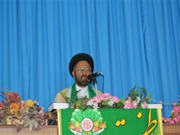برخی به دنبال استفاده از مقام معظم رهبری به نفع خود هستند