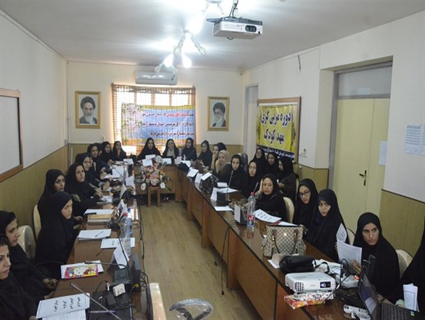 دوره مربی گری مهد کودک در اهرم برگزار شد