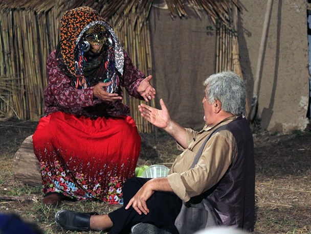 تصاویری از نخستین اجرای «شال‌ترس ممد» در آستانه‌اشرفیه