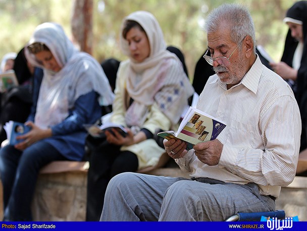 مراسم باشکوه دعای عرفه در تپه نورالشهدا شیراز