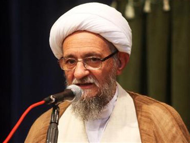 ناپختگی‌ برخی از مسئولین علت وابستگی‌های اقتصادی ما به دشمن شده است