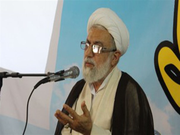 تضعیف شورای نگهبان زمینه‌ساز نفوذ بیگانه است/ طلبه‌ها و روحانیون از مسایل سیاسی غافل نباشند