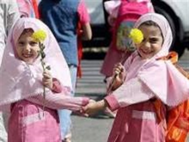270 دانش آموز کلاس اولی در تفرش راهی مدرسه می شوند