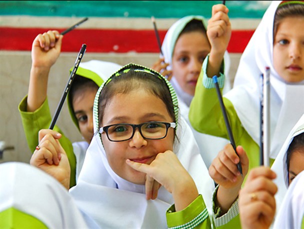 تحصیل بیش از ۲۰ هزار دانش‌آموز در مدارس سرخس/ ۶۰ درصد مدارس سرخس نیازمند هوشمند سازی هستند