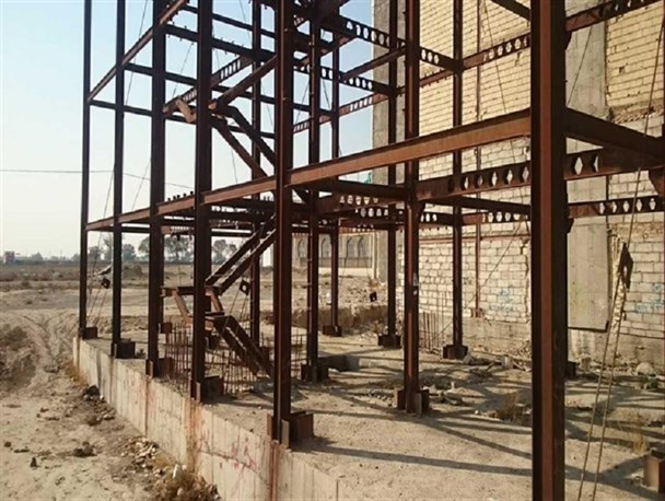 عدم رعایت نکات ایمنی در ساخت و سازهای بهارستان به روایت تصویر