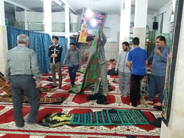 سیاه‌پوش کردن مساجد نهاوند در آستانه ماه محرم+ تصاویر