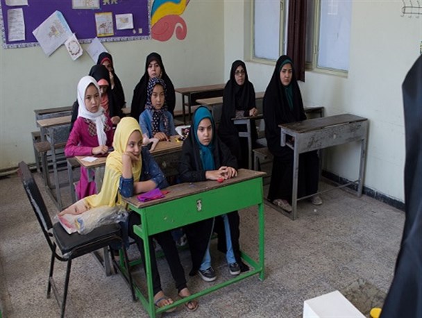 با کمبود امکانات دست و پنجه نرم می کنیم/ آموزش های هنری و خانوادگی در محله جلوان اصفهان