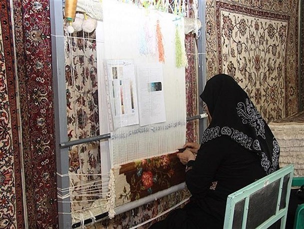 مددجویان همدانی ۲۵۱ تخته فرش و گلیم بافتند