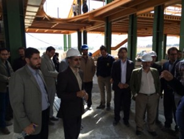 بازدید اساتید و کارکنان دانشگاه صنعتی استان کرمانشاه از پروژه عمرانی