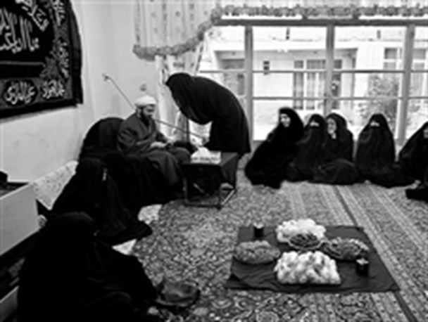 مجالس روضه را فراموش نکنیم/چرا جوانان امروز علاقه ای به اینگونه مجالس ندارند