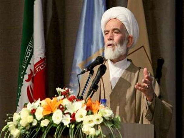 امروز امنیت کشور مرهون خون مقدس شهداست/سردار همدانی فقط در راه ولایت گام برداشت