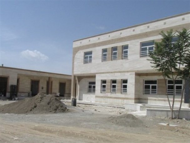 نیاز جدی خنداب به بیمارستان/ امیدواریم این بیمارستان تا 22 بهمن ماه افتتاح شود