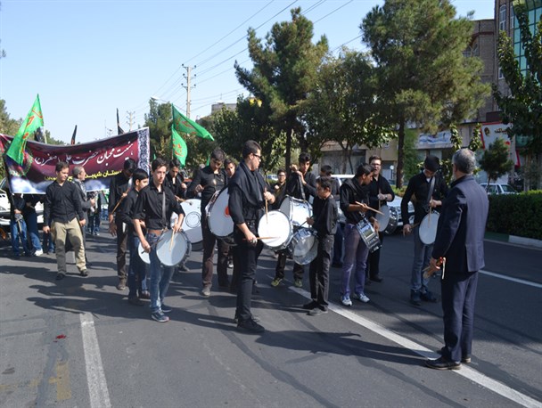 دسته عزاداری حسینی دانش آموزان قمی+تصاویر