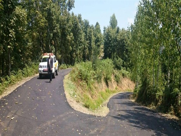 ۷۰ خانوار روستای آسو از راه آسفالته برخوردار شدند+عکس
