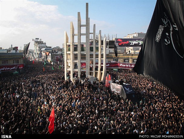 طنین شعار "مرگ بر آمریکا" در  بزرگترین اجتماع عزاداران کشور  /آمریکا باید بداند لشکر امام حسین (ع) تاکتیک دارد