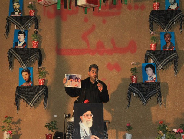 بصیرت افزایی با همایش و نمایش امکان پذیر نیست