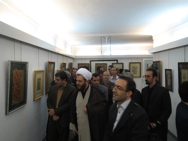 نمایشگاه سیاه مشق اساتید خوشنویسان ایران در شهرستان سنقر برپا شد+ تصاویر